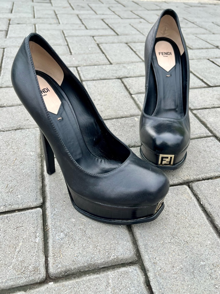 Fendi Fendista Gold Ff Logo Black Nappa Leather Platform Pumps